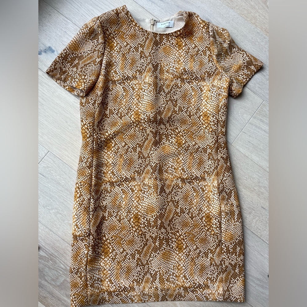 Aritzia Babaton Tan Snake Print short sleeve dress. Size 2